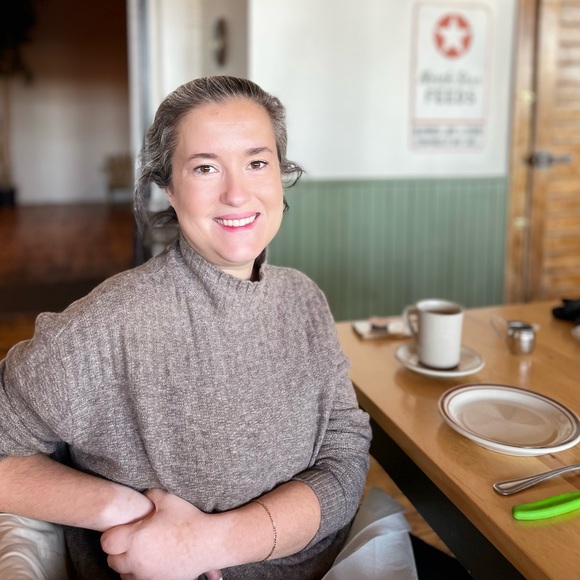 Meet your Posher, Gabrielle - Picture 2 of 5